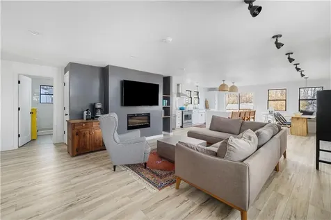 0176 Daniel Avenue Portsmouth RI 02872