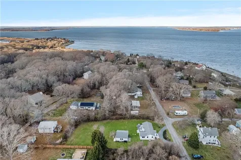 0176 Daniel Avenue Portsmouth RI 02872