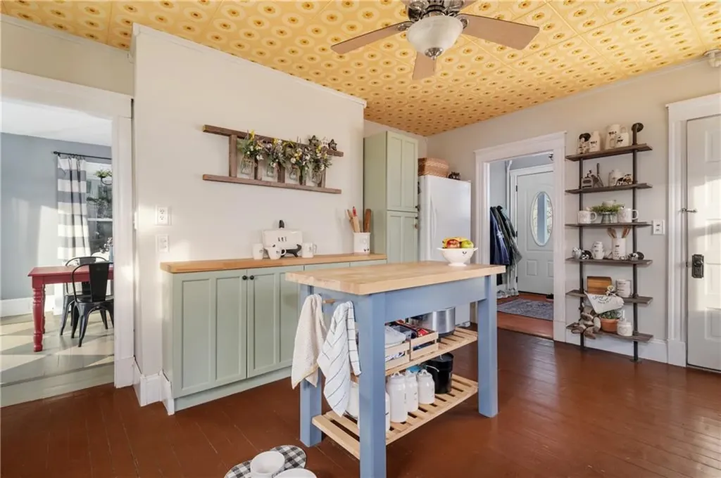 36 England Street Cumberland RI 02864