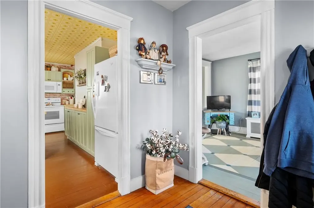 36 England Street Cumberland RI 02864