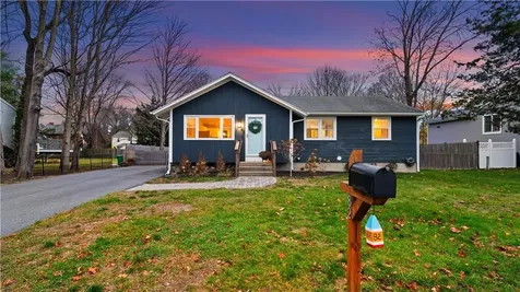 82 Primrose Drive Warwick RI 02818