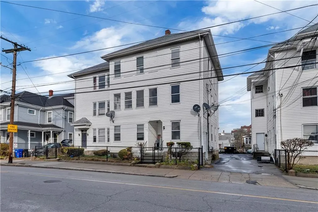 135 Illinois Street Central Falls RI 02863