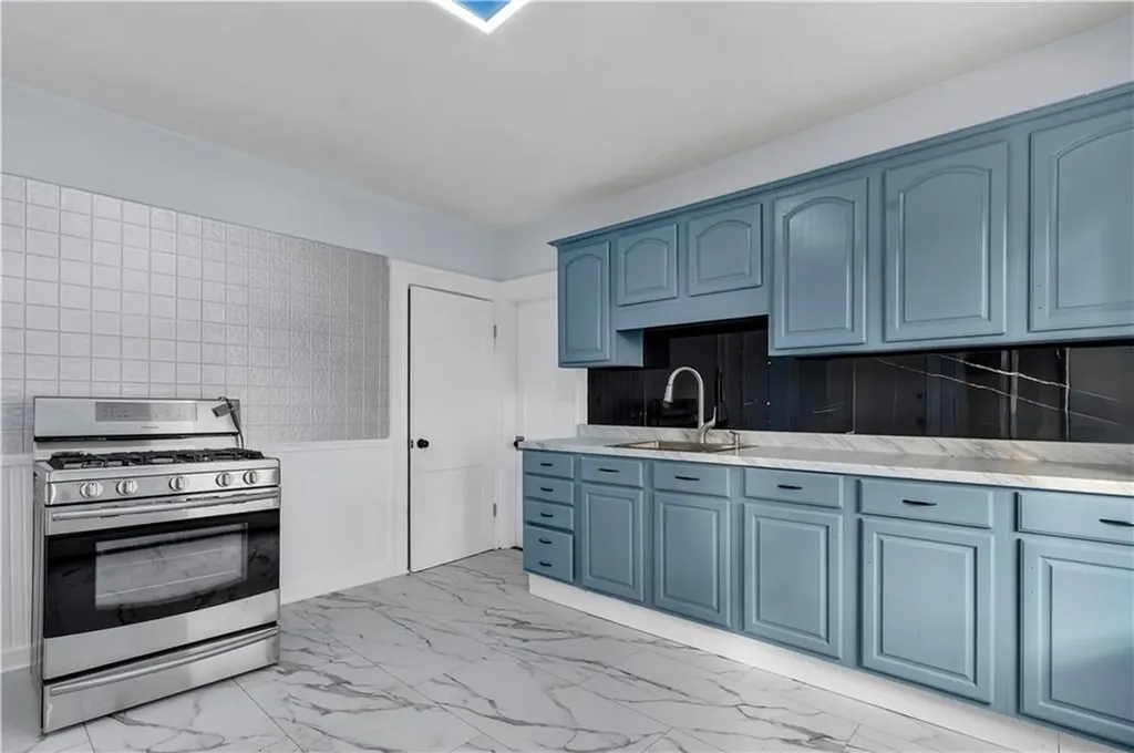 135 Illinois Street Central Falls RI 02863