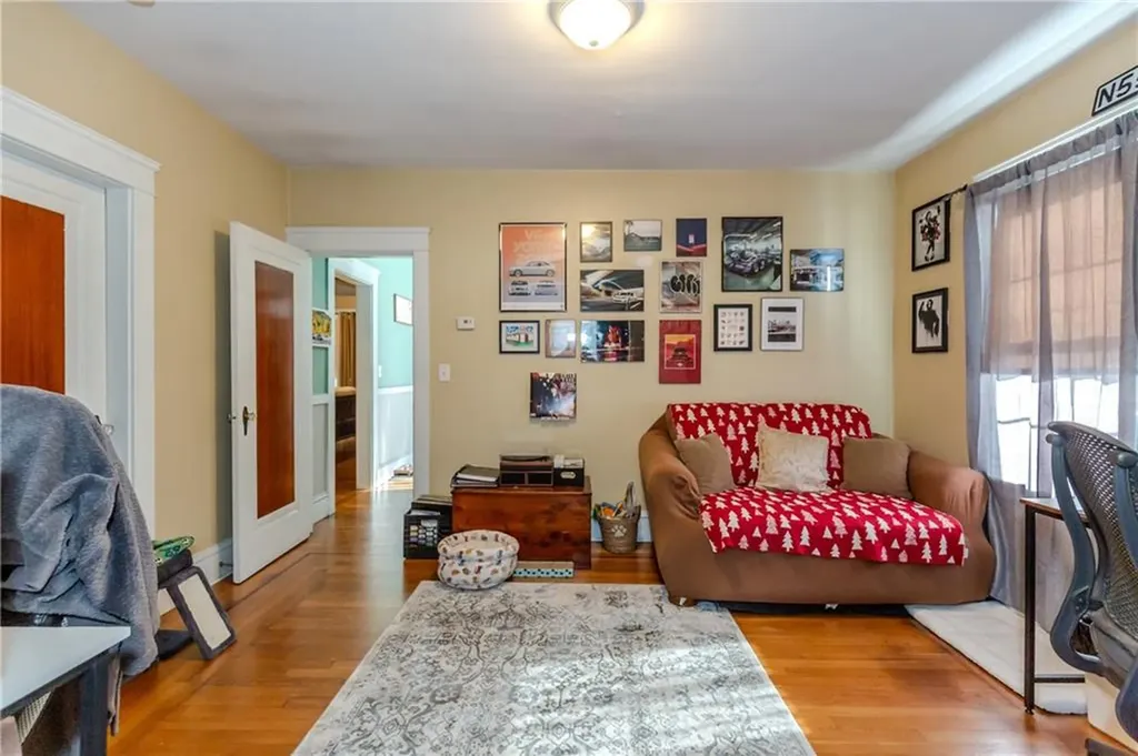 638 640 Pontiac Avenue Cranston RI 02910