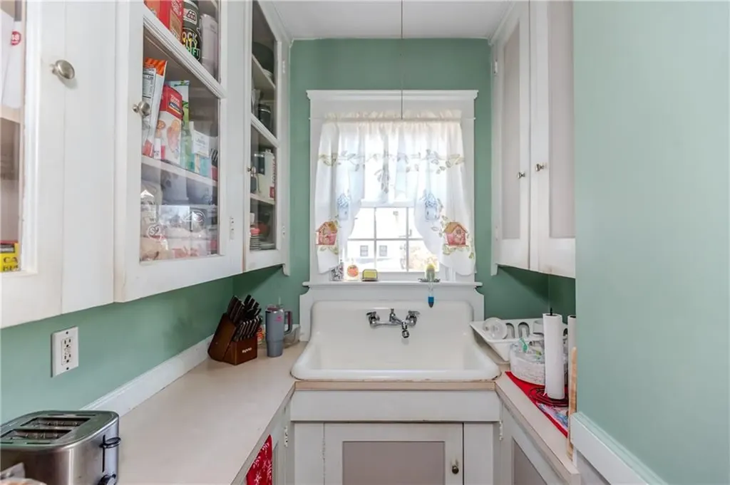 638 640 Pontiac Avenue Cranston RI 02910