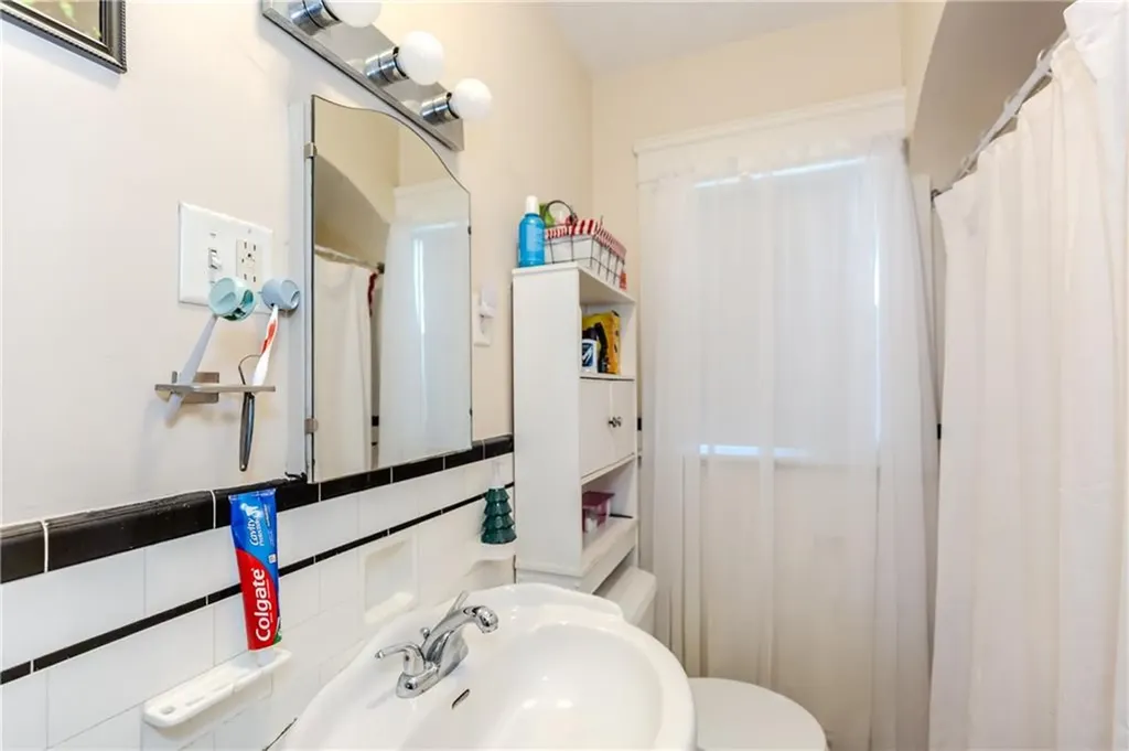 638 640 Pontiac Avenue Cranston RI 02910
