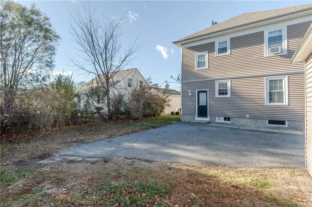 638 640 Pontiac Avenue Cranston RI 02910