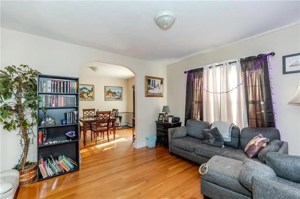 638 640 Pontiac Avenue Cranston RI 02910