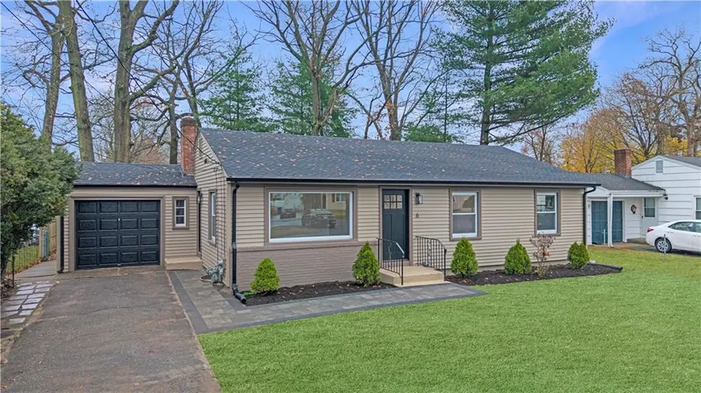 6 Hilton Avenue East Providence RI 02915