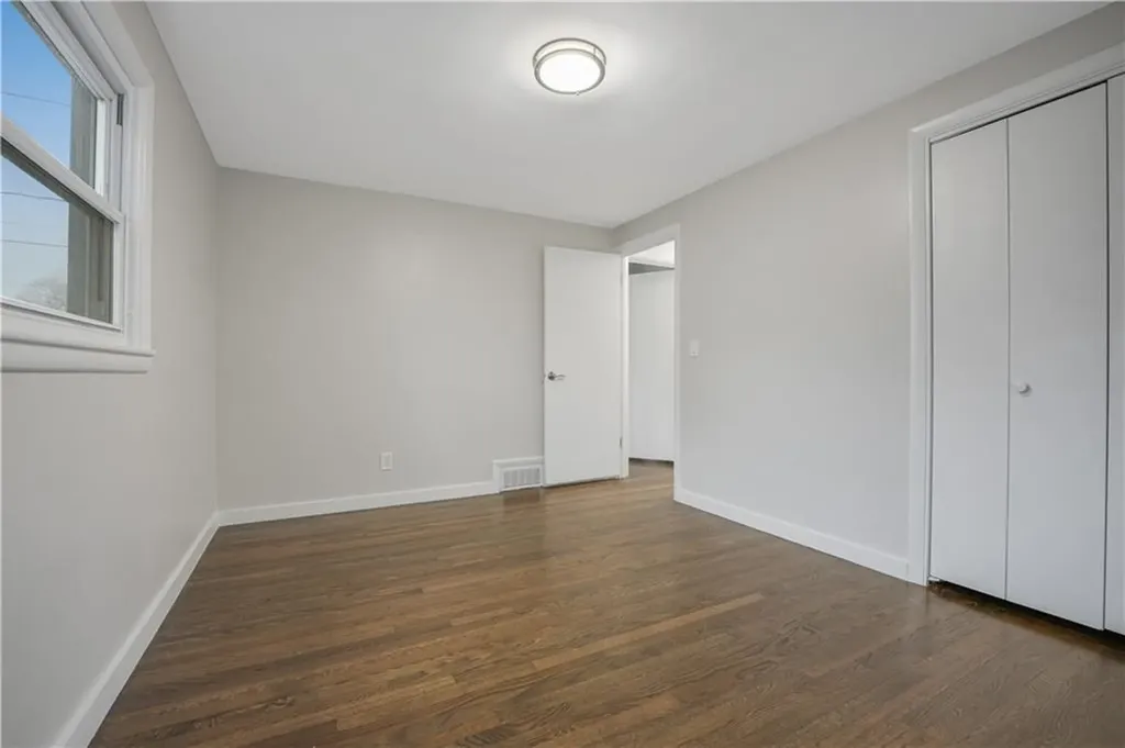 6 Hilton Avenue East Providence RI 02915