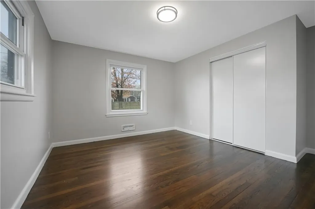 6 Hilton Avenue East Providence RI 02915