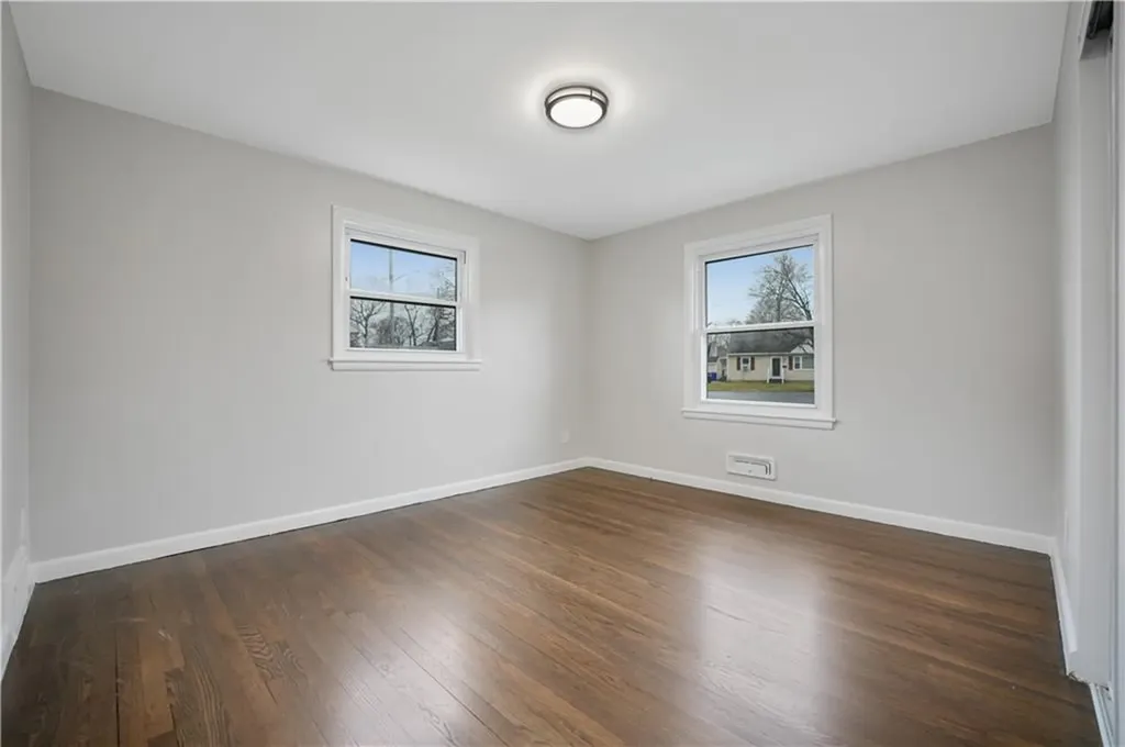 6 Hilton Avenue East Providence RI 02915