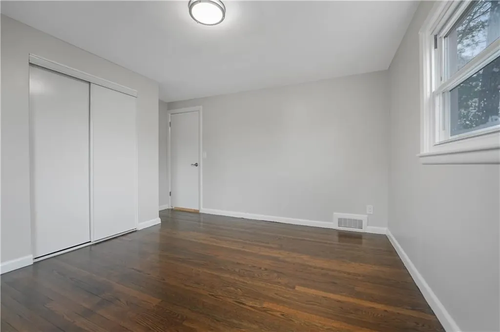 6 Hilton Avenue East Providence RI 02915