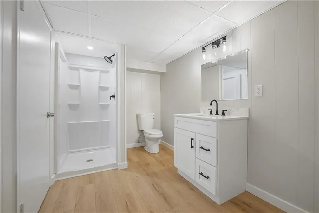 6 Hilton Avenue East Providence RI 02915