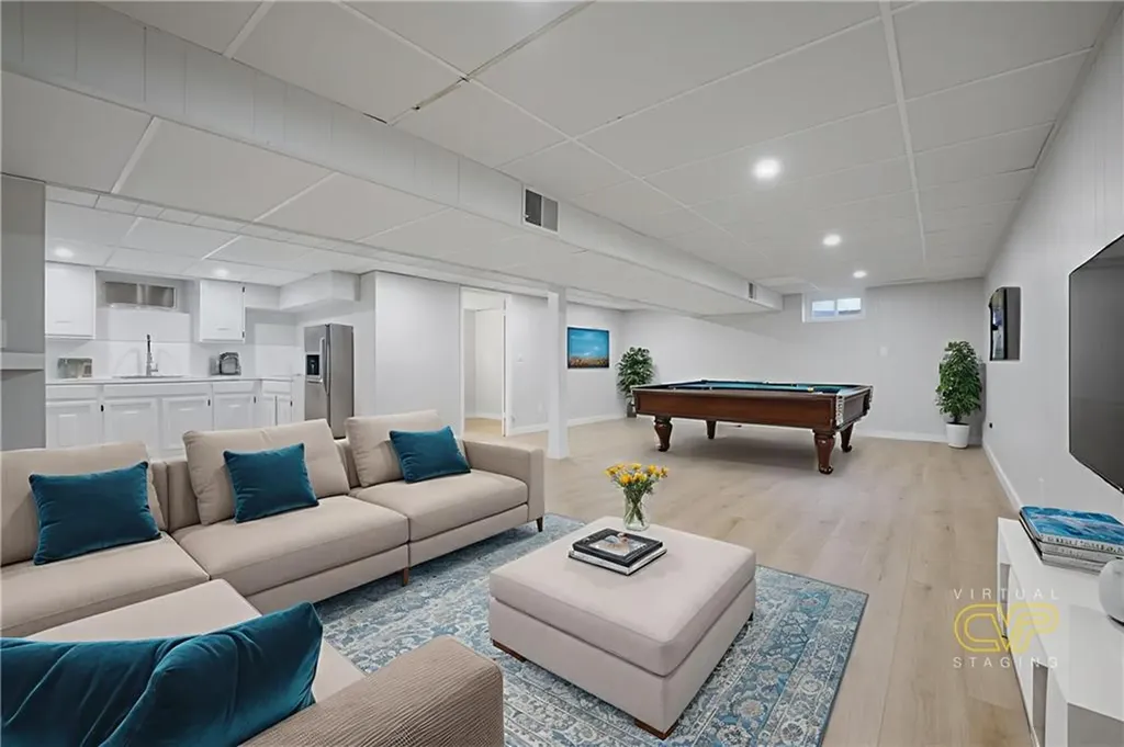 6 Hilton Avenue East Providence RI 02915