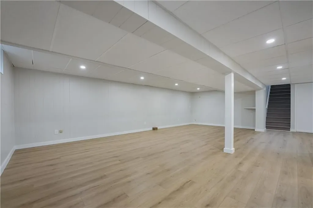 6 Hilton Avenue East Providence RI 02915