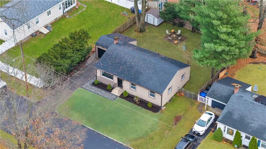 6 Hilton Avenue East Providence RI 02915