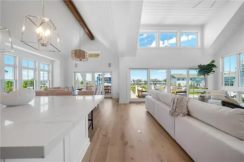 813 Ocean Road Narragansett RI 02882