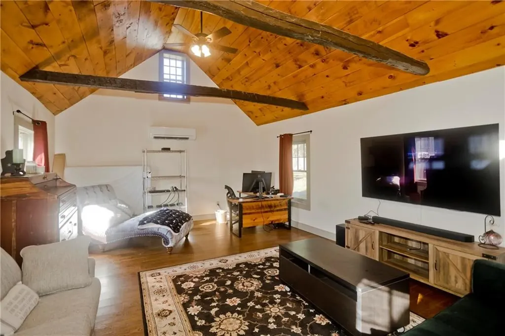 175 Huntinghouse Road Glocester RI 02857