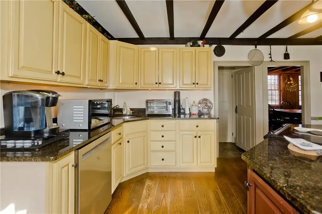 175 Huntinghouse Road Glocester RI 02857