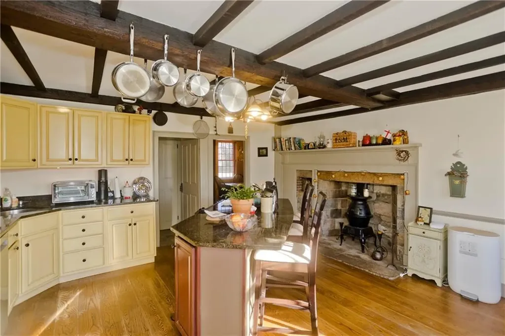 175 Huntinghouse Road Glocester RI 02857