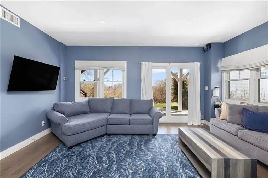 14 East Pointe Court South Kingstown RI 02879