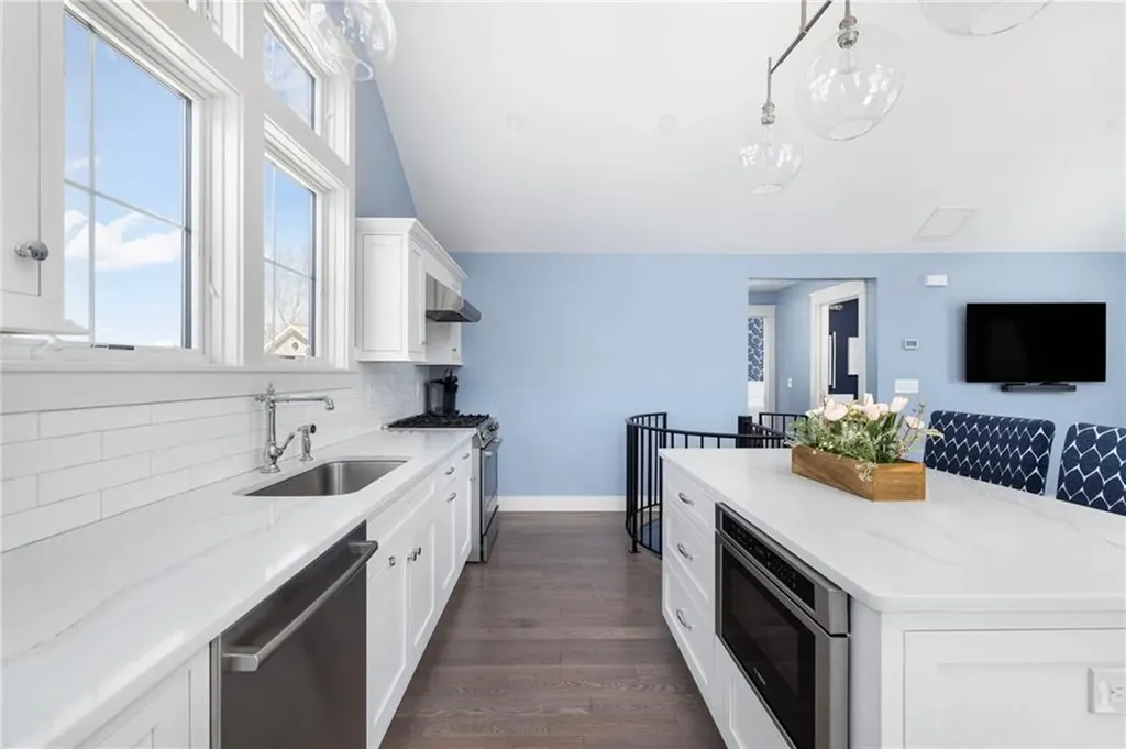 14 East Pointe Court South Kingstown RI 02879