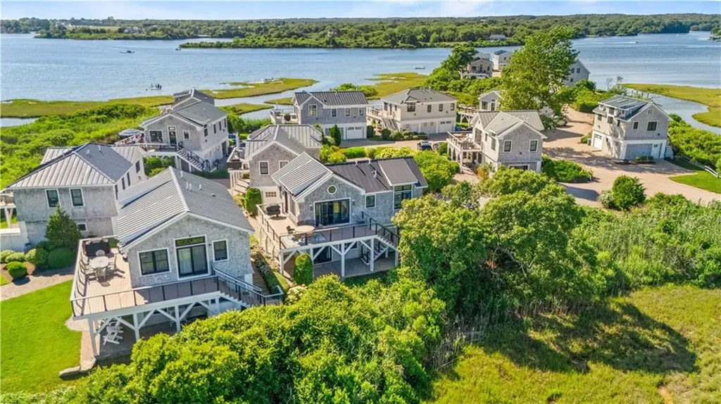 14 East Pointe Court South Kingstown RI 02879