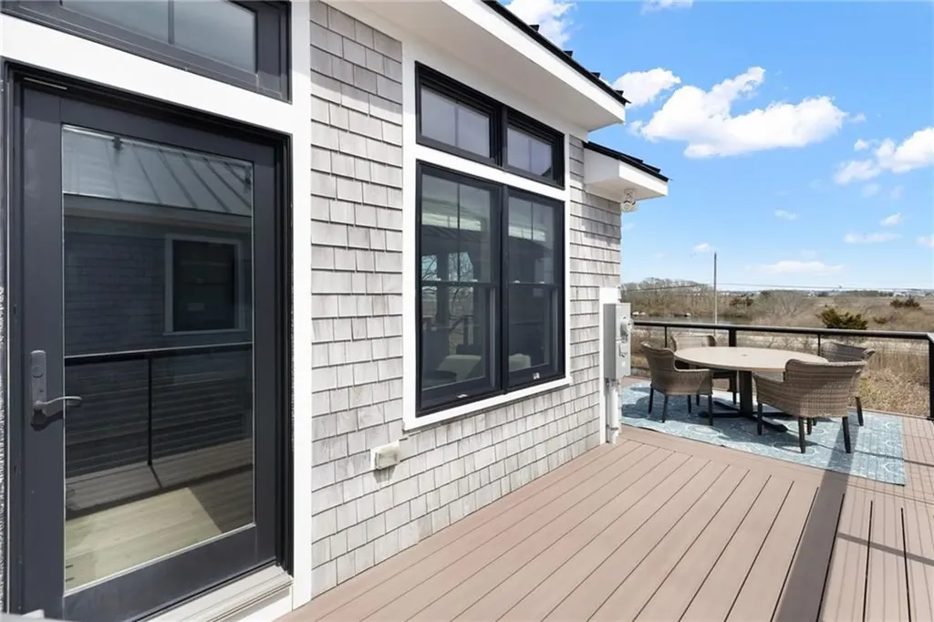 14 East Pointe Court South Kingstown RI 02879