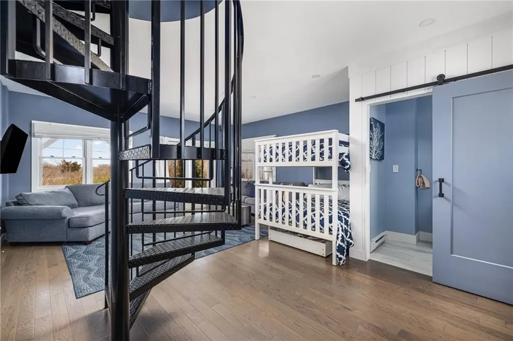 14 East Pointe Court South Kingstown RI 02879