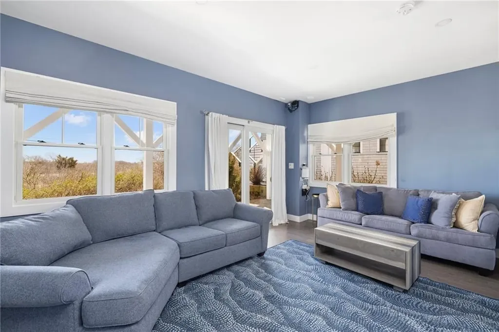 14 East Pointe Court South Kingstown RI 02879