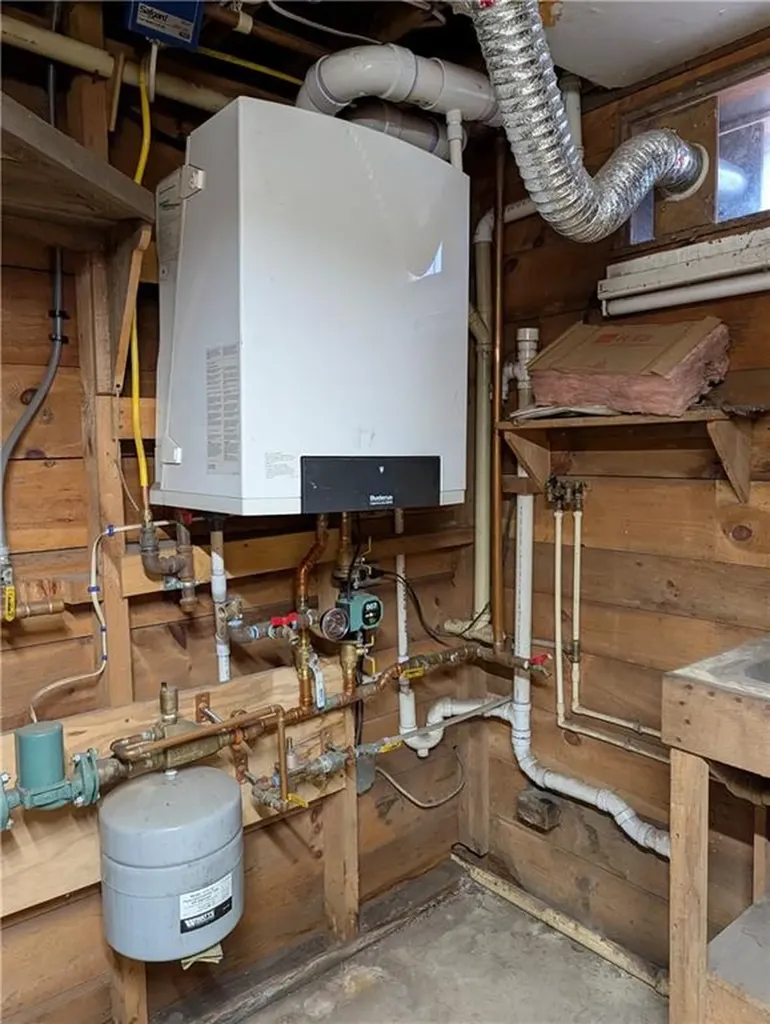 18 King Road Foster RI 02825