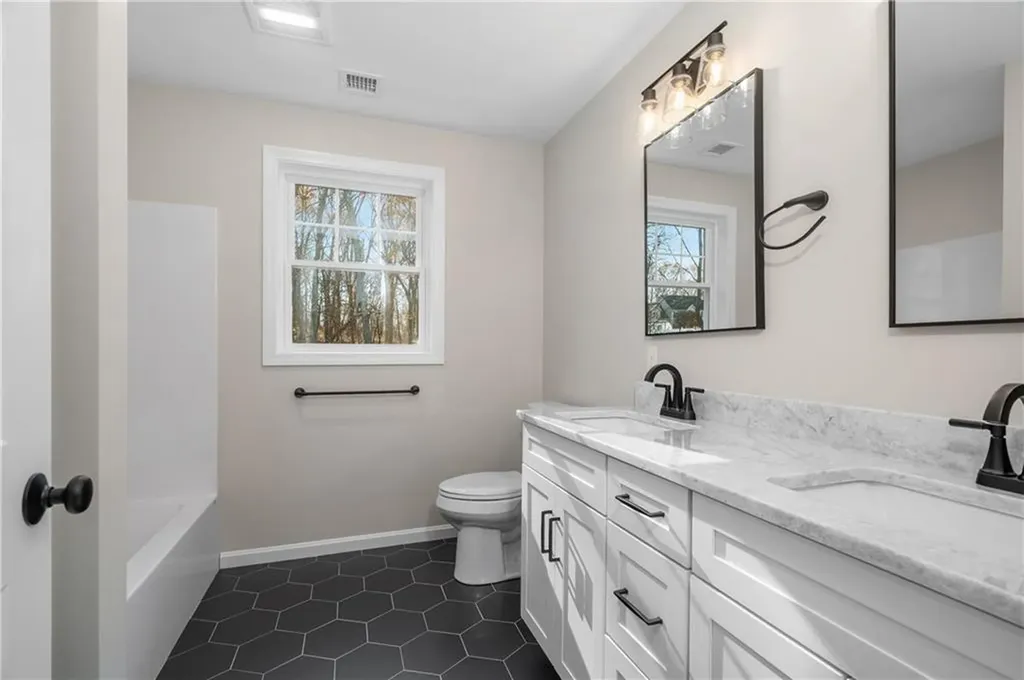 237 Congress Street Woonsocket RI 02895