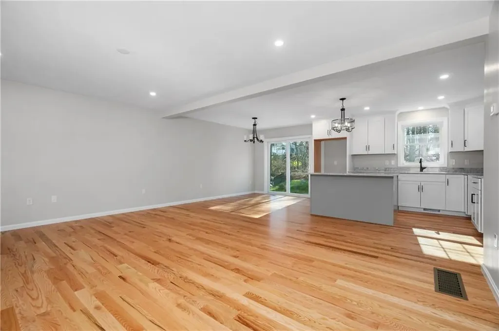 237 Congress Street Woonsocket RI 02895