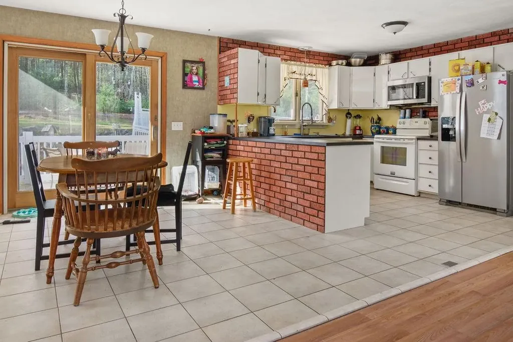 413 Hill Farm Road Coventry RI 02816