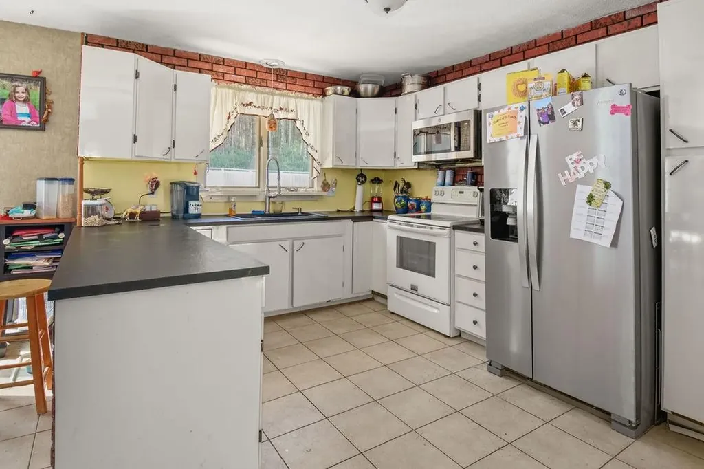 413 Hill Farm Road Coventry RI 02816