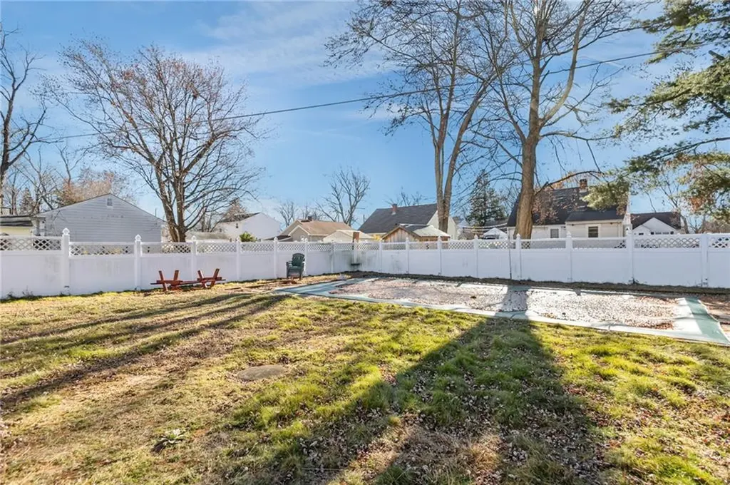 190 Chapmans Avenue Warwick RI 02886