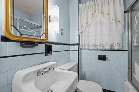 190 Chapmans Avenue Warwick RI 02886