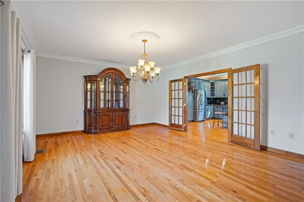 25 Linfield Circle Lincoln RI 02865