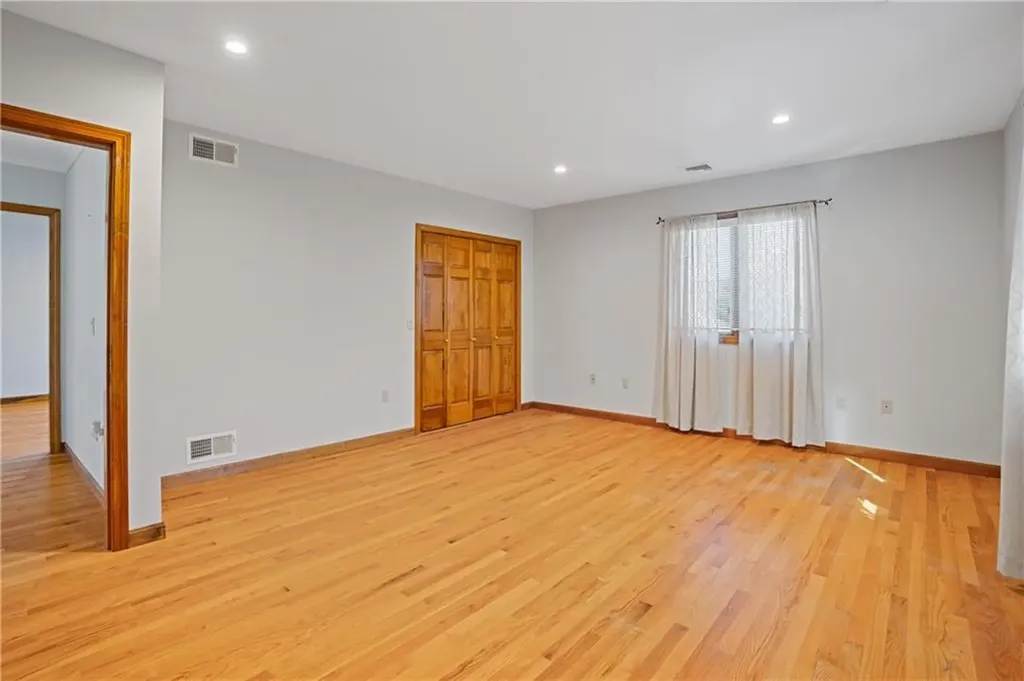 25 Linfield Circle Lincoln RI 02865