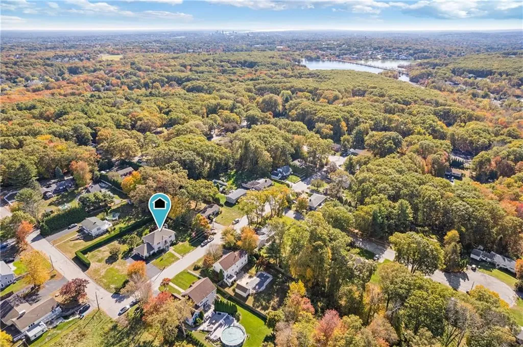 25 Linfield Circle Lincoln RI 02865