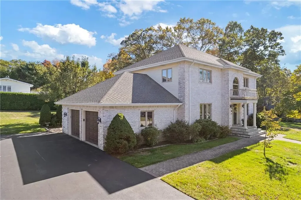 25 Linfield Circle Lincoln RI 02865