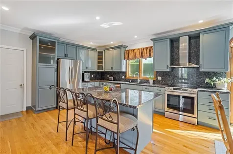 25 Linfield Circle Lincoln RI 02865