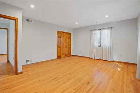 25 Linfield Circle Lincoln RI 02865