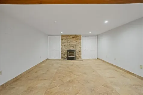 25 Linfield Circle Lincoln RI 02865