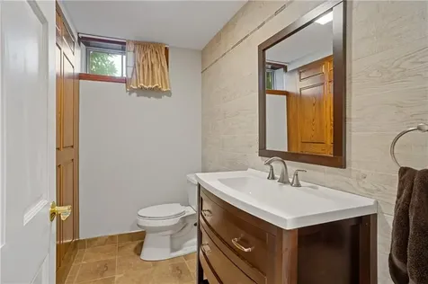 25 Linfield Circle Lincoln RI 02865