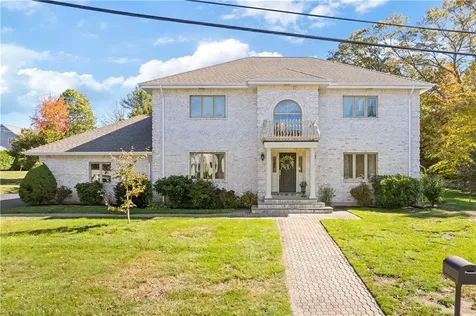 25 Linfield Circle Lincoln RI 02865