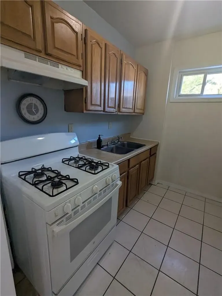 654 Cranston Street Providence RI 02907