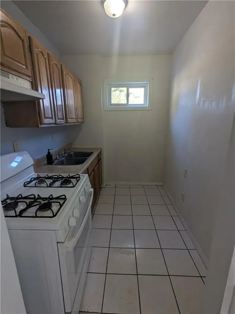 654 Cranston Street Providence RI 02907