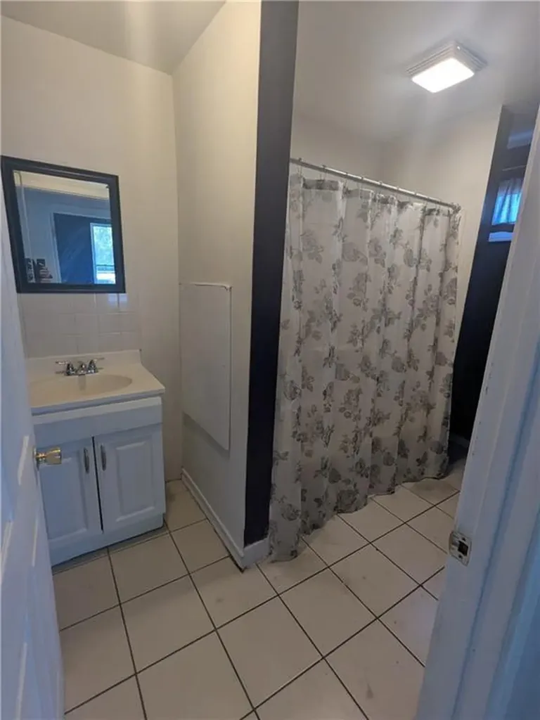 654 Cranston Street Providence RI 02907